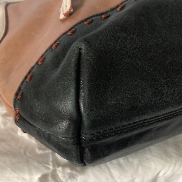 THE SAK tan, cream, and navy blue genuine leather shoulder bag. Braided strap. - Picture 10 of 14